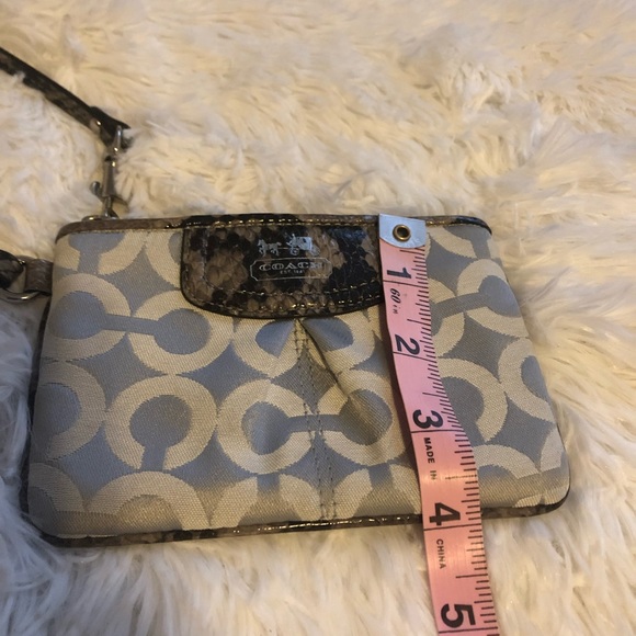 Coach classic C pattern faux snake wristlet - Picture 11 of 11